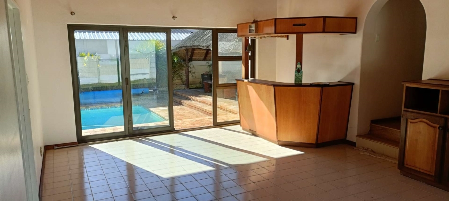 5 Bedroom Property for Sale in Table View Western Cape